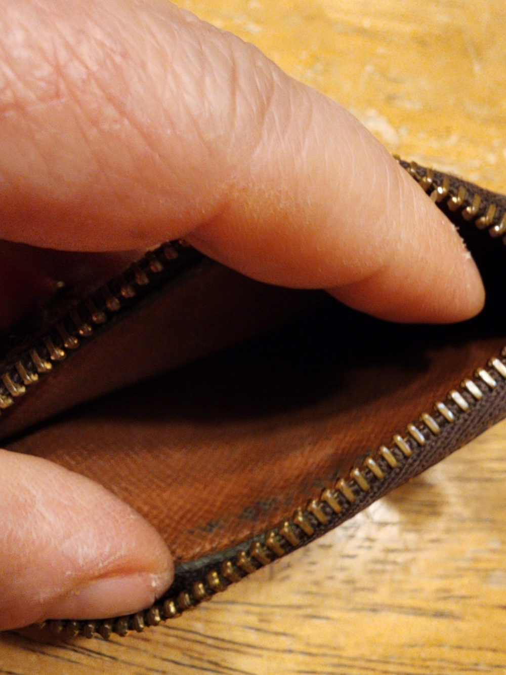 vintage Louis Vuitton Monogram Canvas Pochette Cles key pouch and coin purse. - Picture 13 of 15